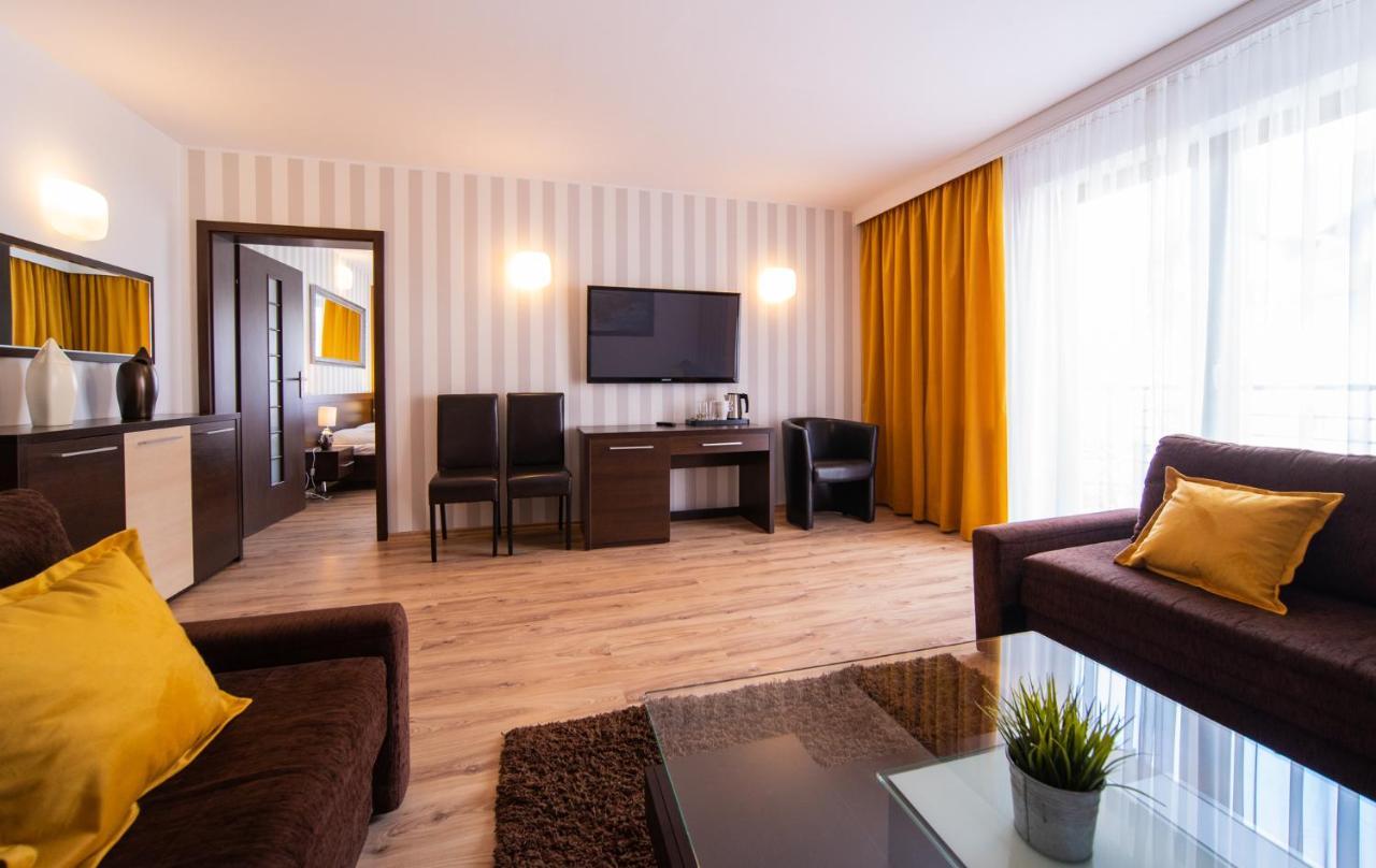Delfin Bed & Breakfast Miedzywodzie Ngoại thất bức ảnh